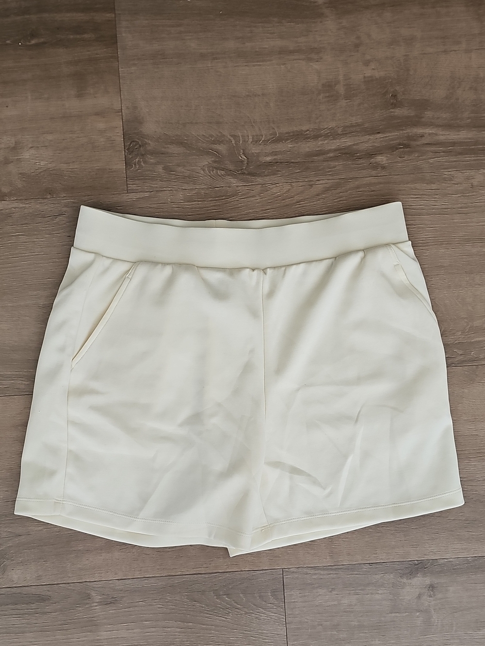 Lazypanrs Women's High-Waist Elastic Waistband Shorts Butter Yellow Size Medium